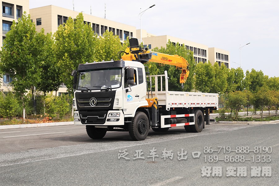 东风平头手动10档随车起重运输车_云汽8吨四节臂直臂吊车